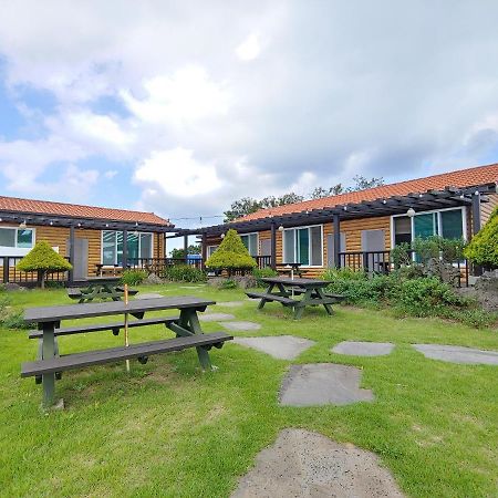 Jeju Oreum Pension Екстериор снимка