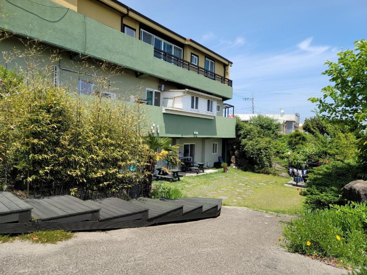Jeju Oreum Pension Екстериор снимка