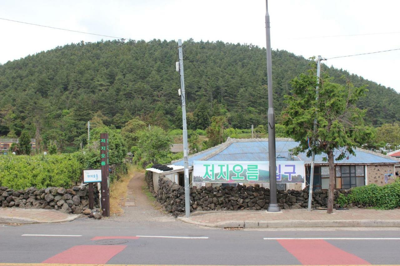 Jeju Oreum Pension Екстериор снимка